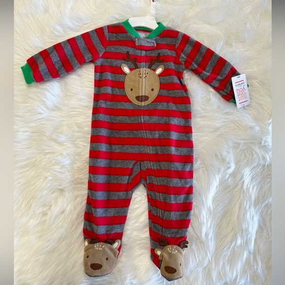 5/$30 NWT Carter’s Christmas Zip Reindeer Footies 6M - Picture 2 of 10